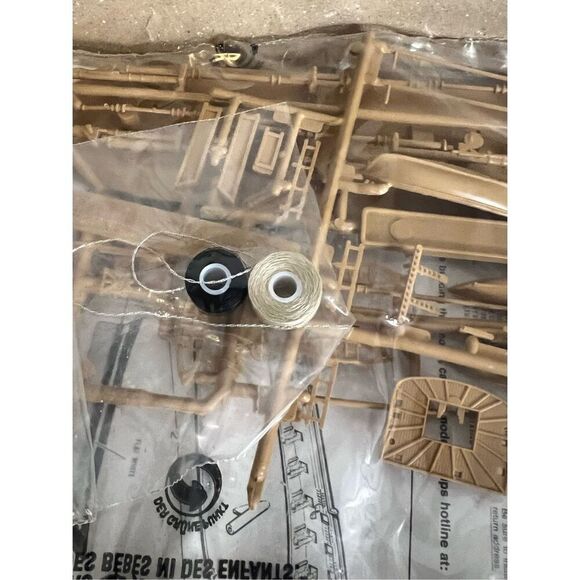 U.S.S. Constitution "Old Ironsides" Model Kit By Revell 85-5404  New Open Box - Picture 8 of 10